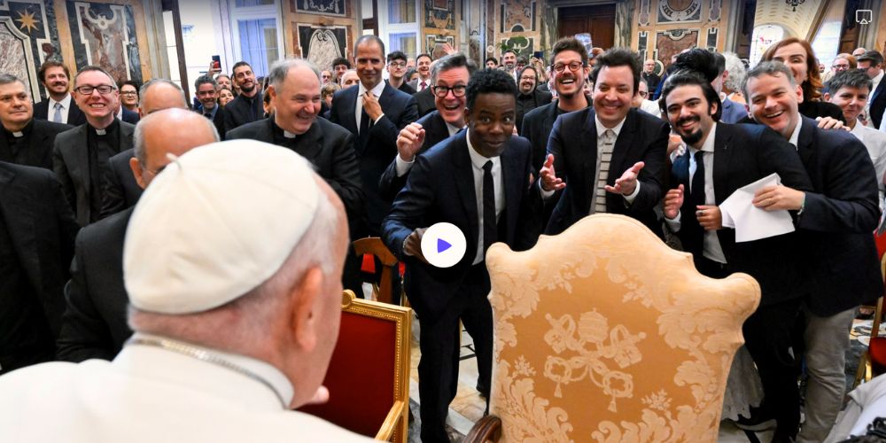 De Paus en zijn komieken